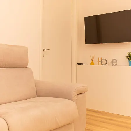 Debora's Flat - 10 Minuti Dall'arena Apartment *